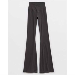 AERIE Offline Crossover Flare Leggings In Smoke Gray